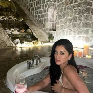 Russian Call Girl in Vasant Kunj Delhi